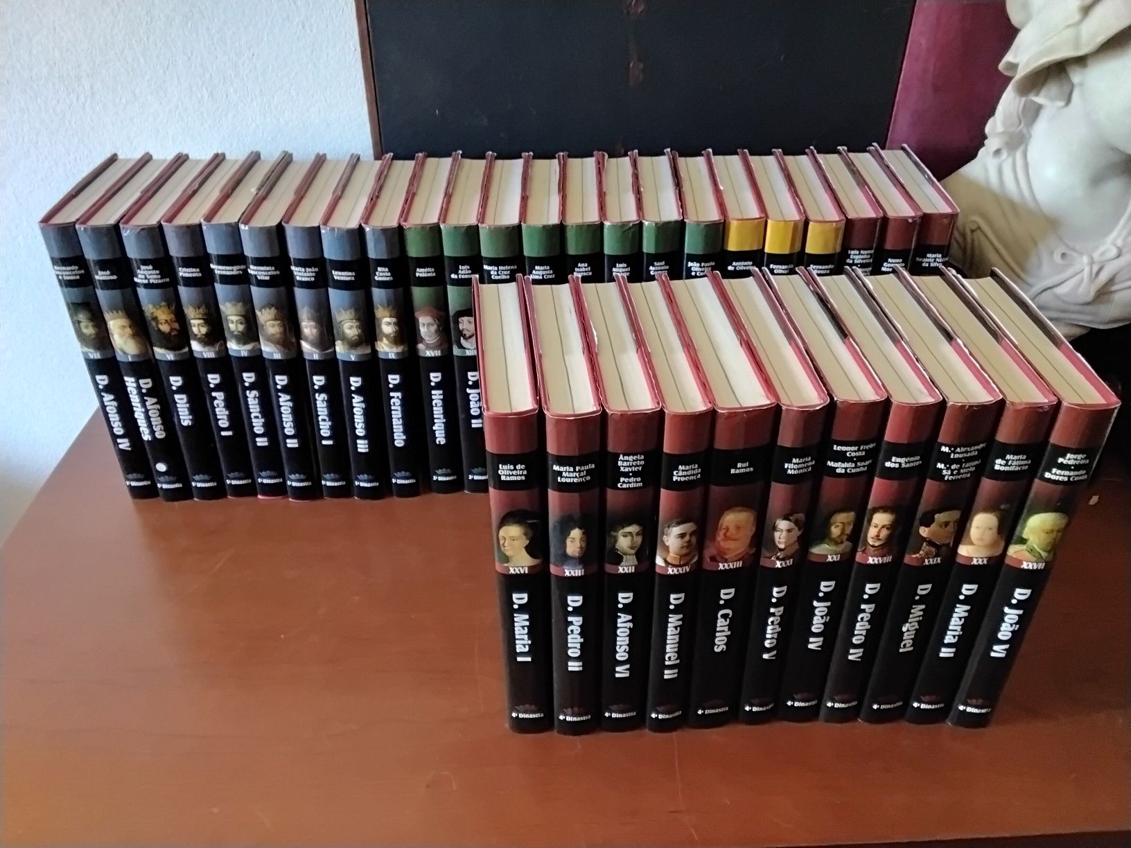 Reis de Portugal Monarquia 34 volumes Círculo de Leitores
