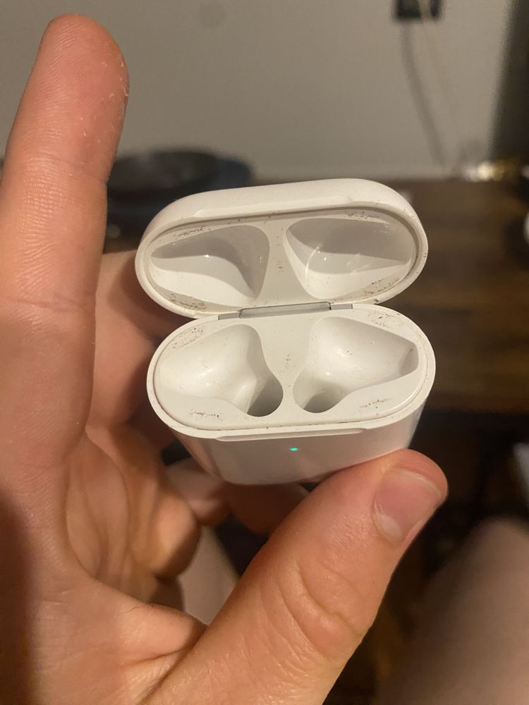 Airpods 2 generacji Case z ładowaniem indukcyjnym