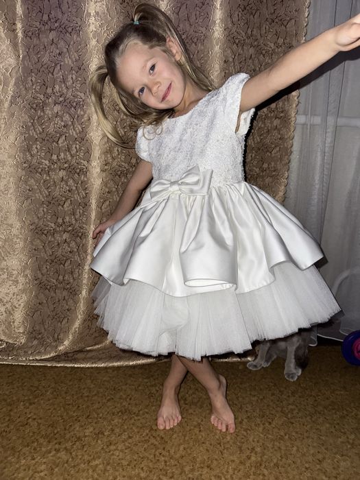 Біла святкова сукня Сніжинка