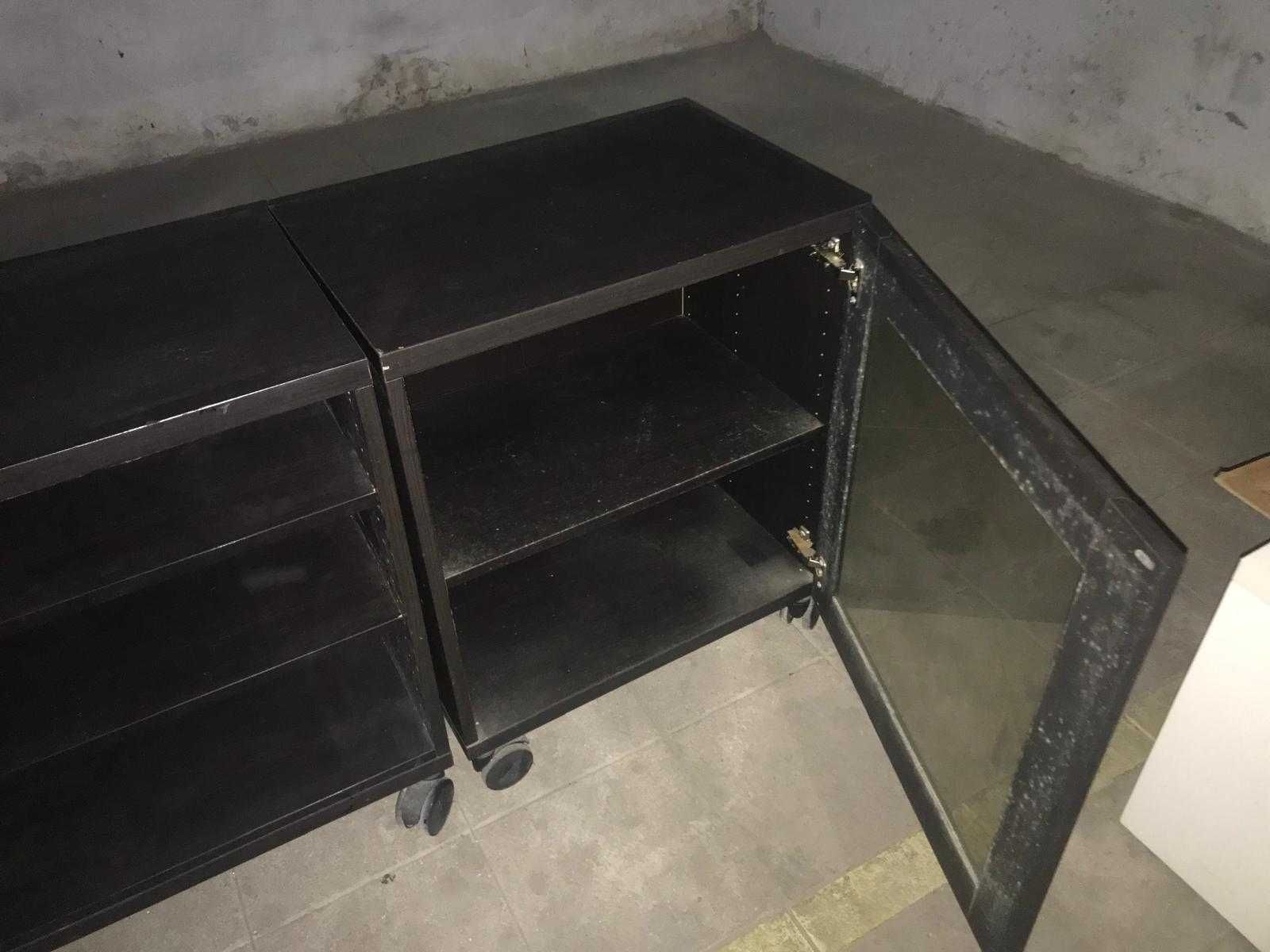Aparador IKEA preto
