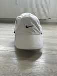 Кепка Nike біла.