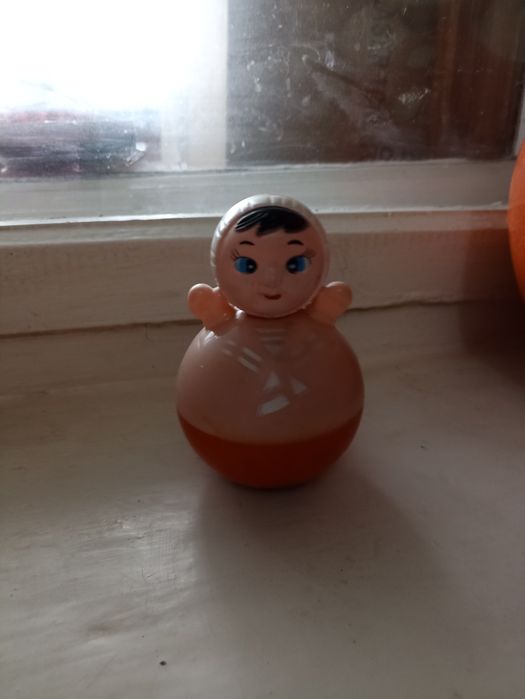 Лялька неваляшка