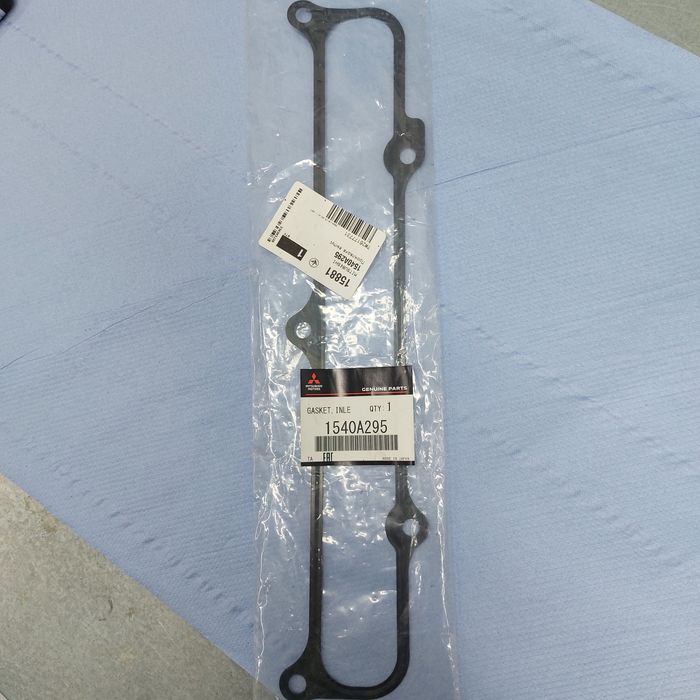 Прокладка впускного колектора mitsubishi pajero 1540A295