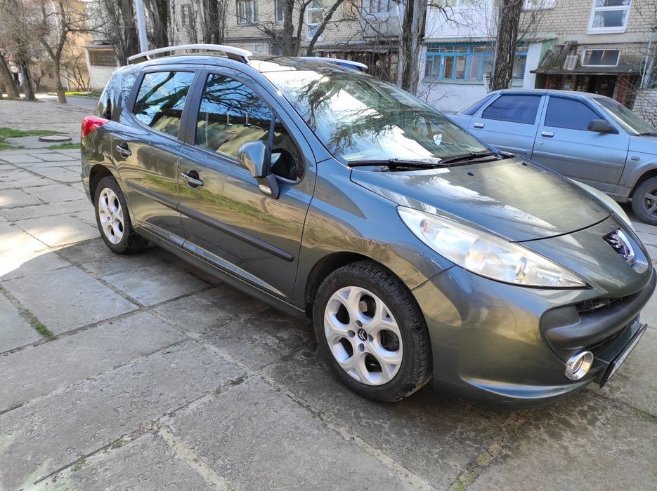 Продам автомобиль Pegeout 207sw