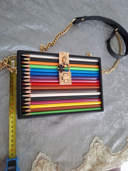 Torebka kuferek kredki