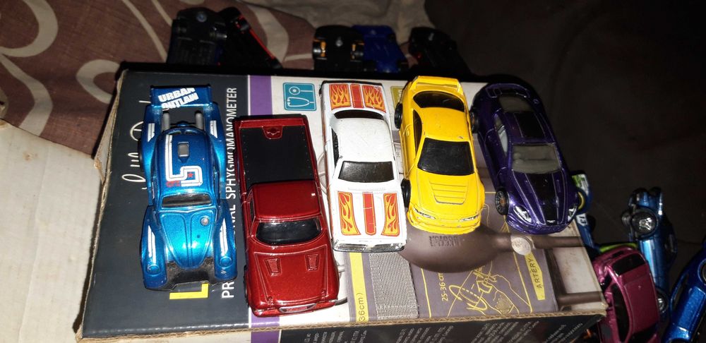 Продаю Hot Wheels