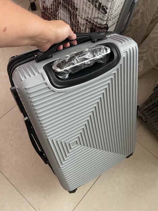 Продам поліпропіленову валізу