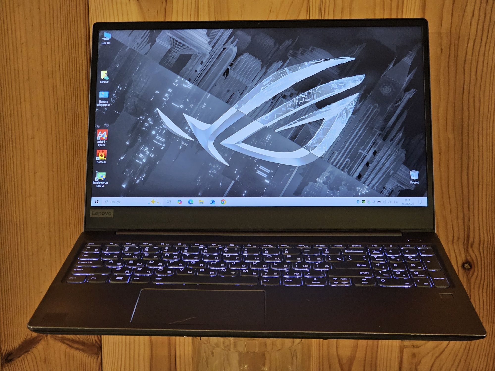 Lenovo 15.6"/i5 7300H/GTX 1050Ti 4GB/ RAM 20GB/SSD 256GB