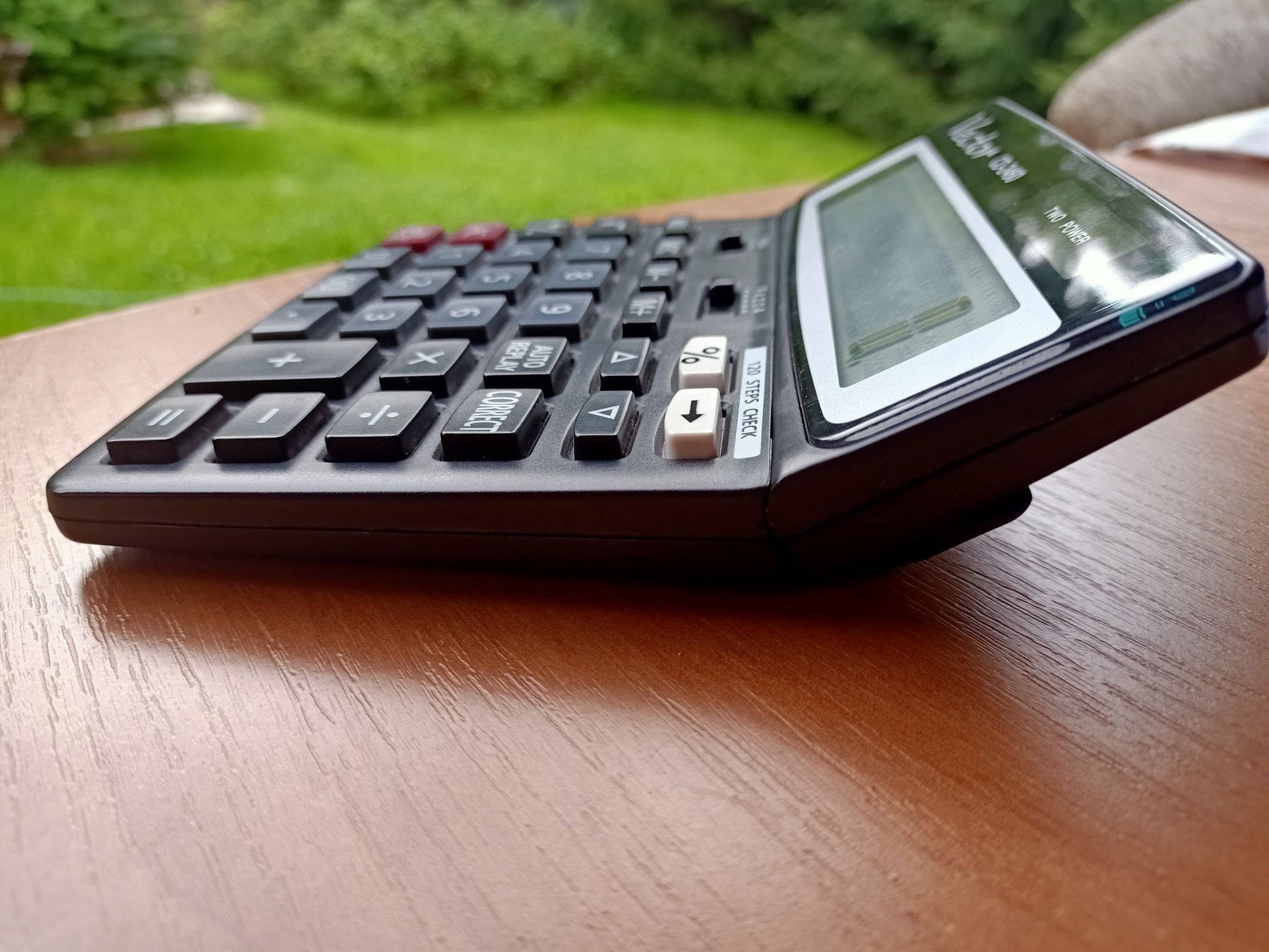 Kalkulator wielofunkcyjny.