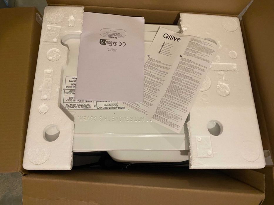 Micro-Ondas QILIVE com 6 níveis de potência.