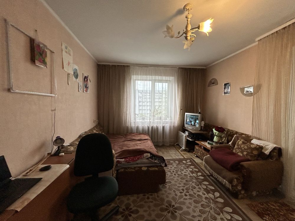 Продам 1к квартиру . Виставка . Проспект миру 60/3 .