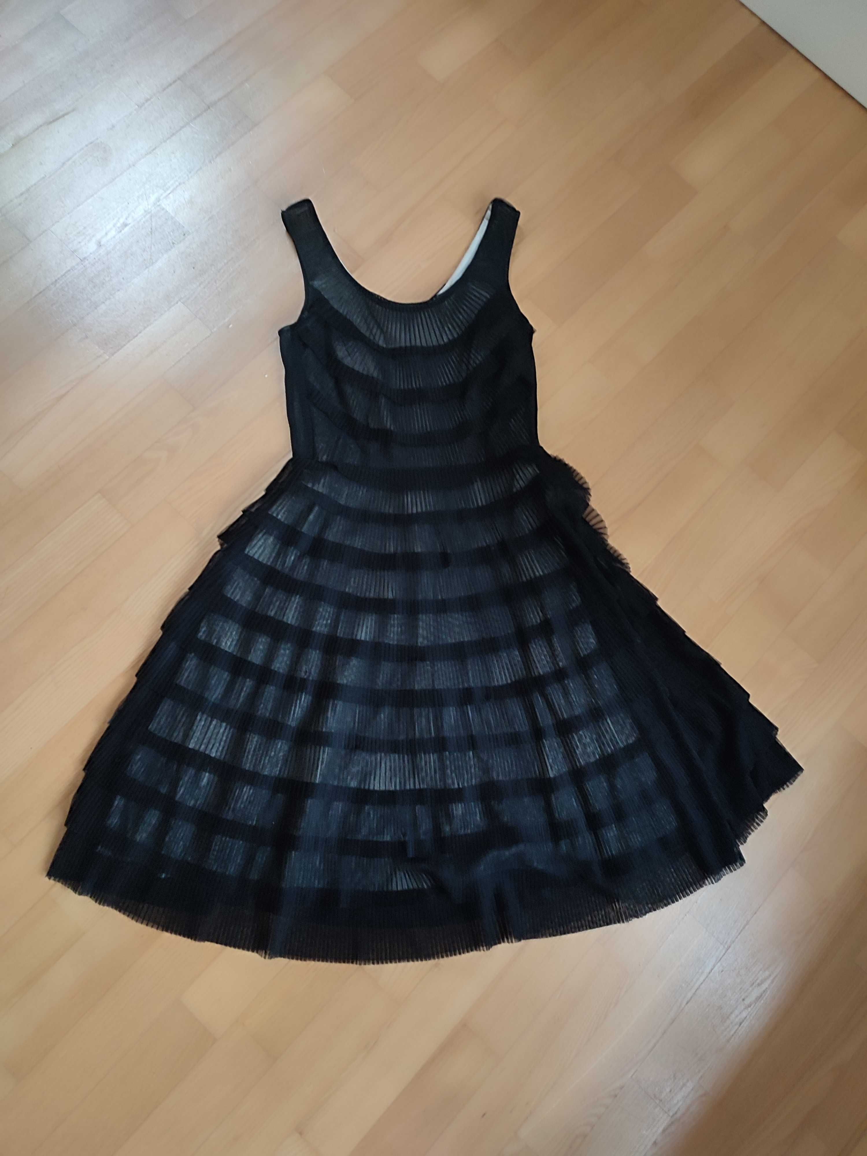Sukienka czarna  firmy  Solar
