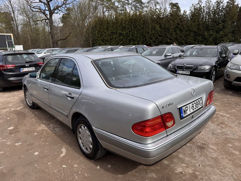Mercedes E200 Automat   2.0 Gaz LPG 1999r Super Stan Niski Przebieg