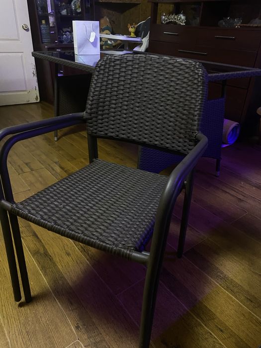 Продам качественный комплект обеденный из технортанга