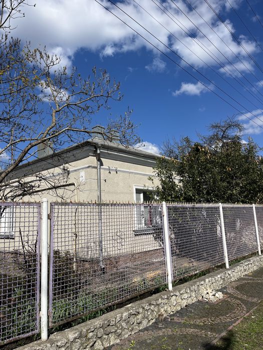 Продається домогосподарство в центральній частині м.Тернополя.