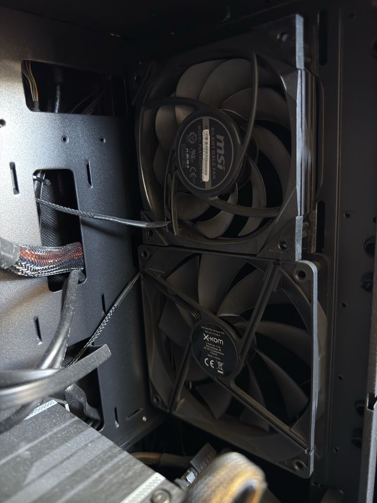 Komputer stacjonarny PC Intel i3-9100F, R380X, 16GB RAM, 240GB SSD