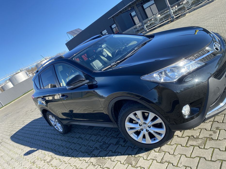 Продаю машину тайота