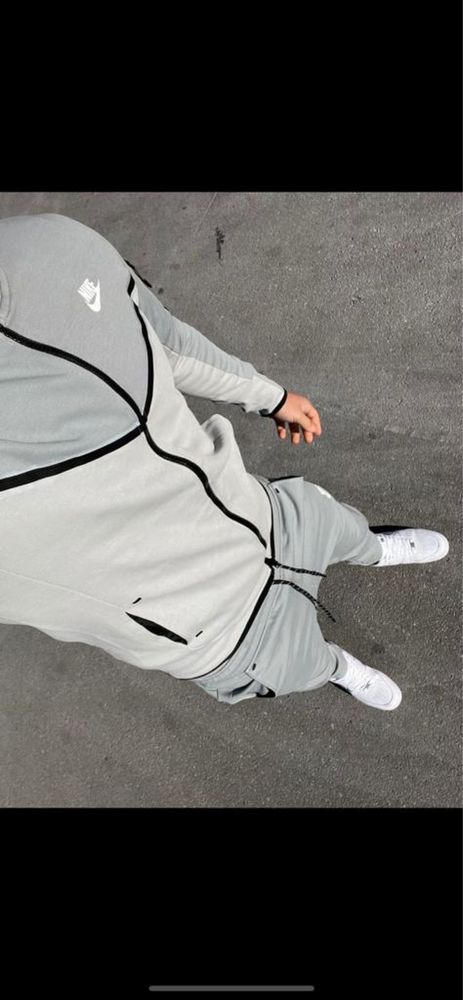 Nike Tech Cinzento