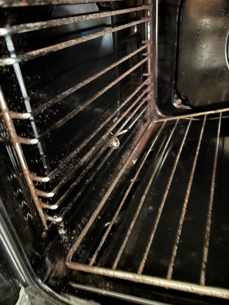 Forno Ariston a funcionar com algum uso