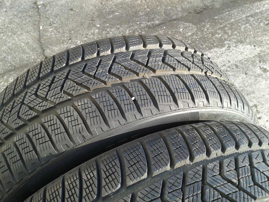 235/50R19 Pirelli Winter 4x7,3mm 2019r