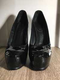Туфлі жіночі Yves Saint Laurent  36.5