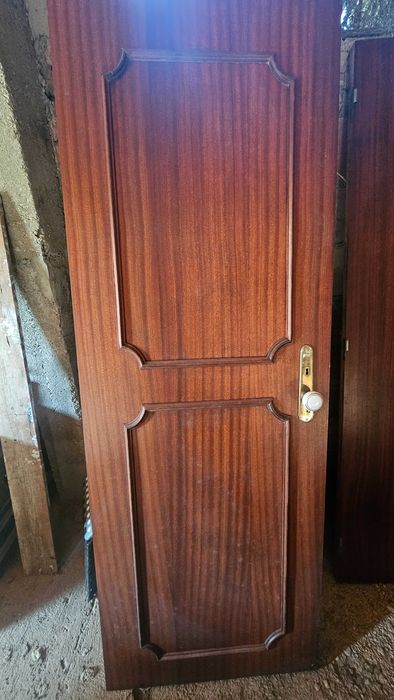 vendo portas de madeira
