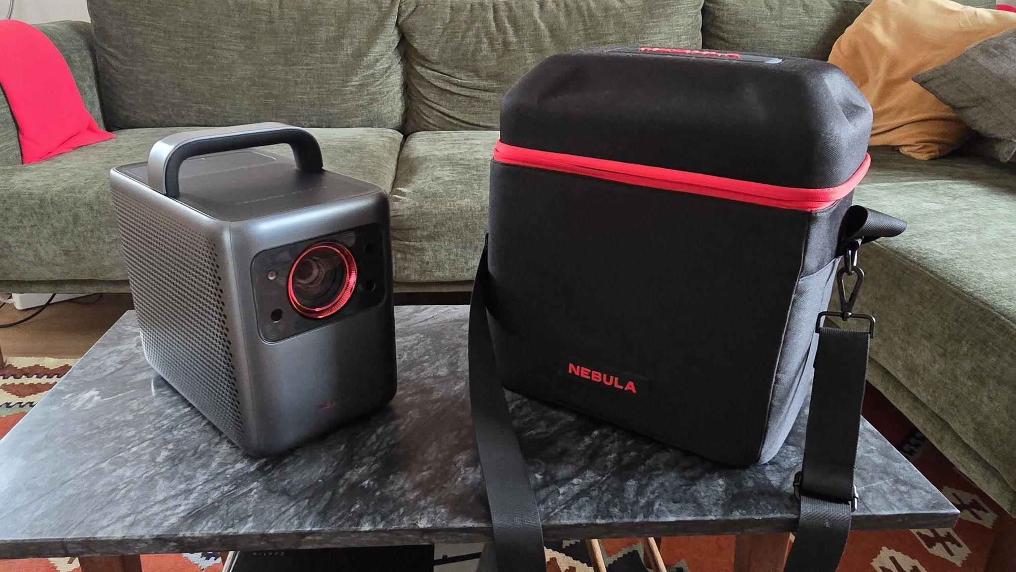 Projetor Anker Nebula Cosmos Laser 4K