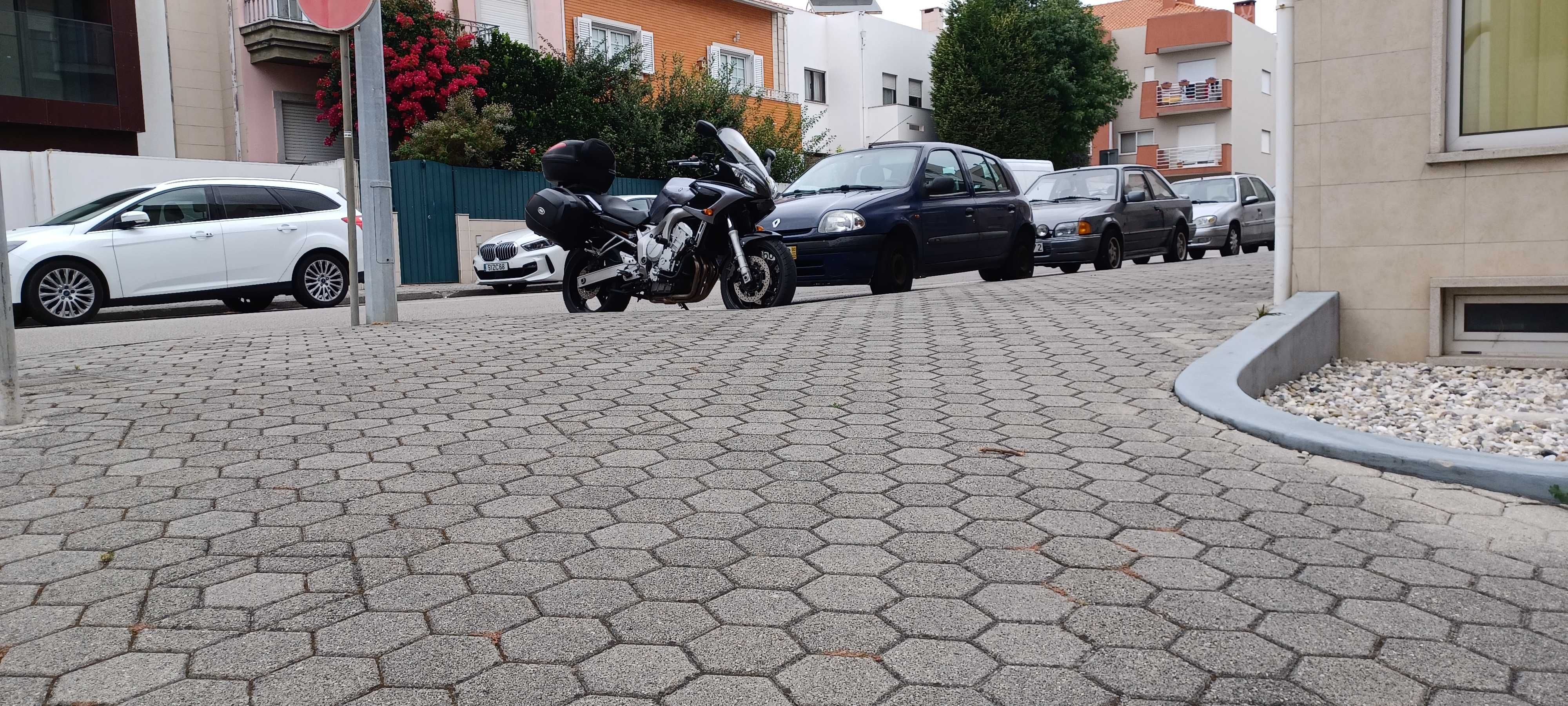 Yamaha fz6 original com varios extras