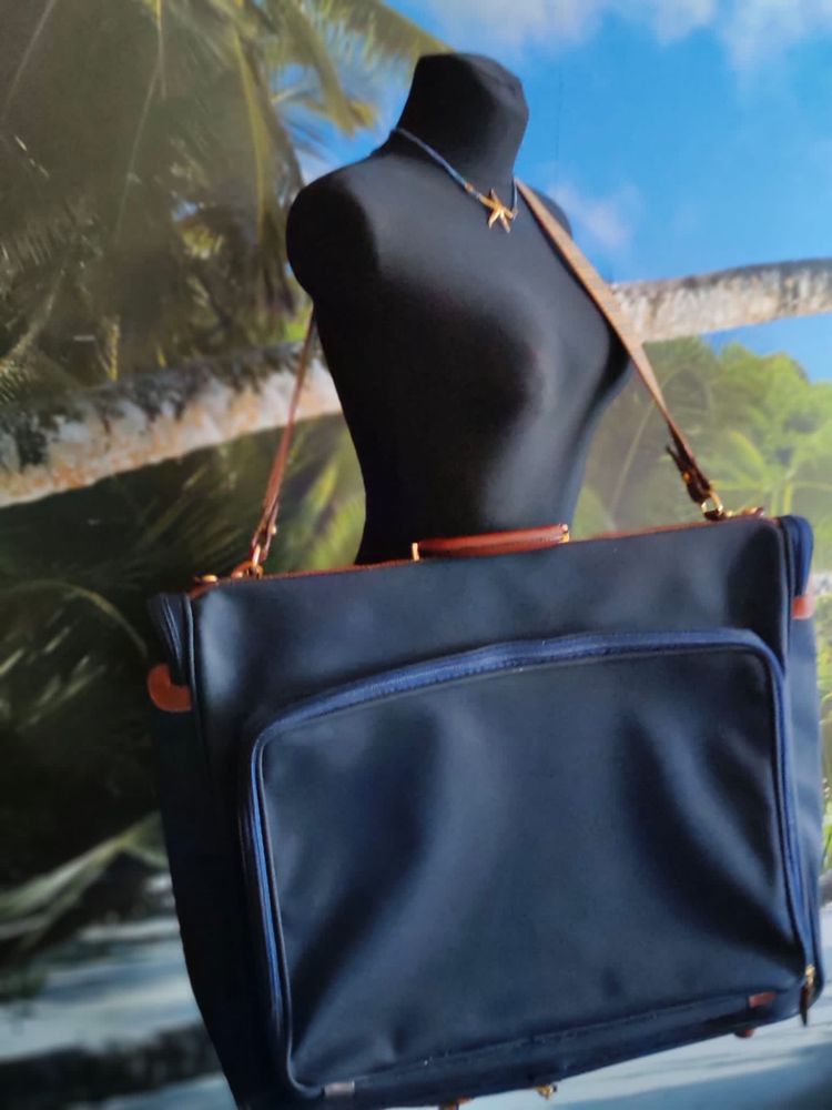 Mala viagem Burberrycom cruzetas para fatos