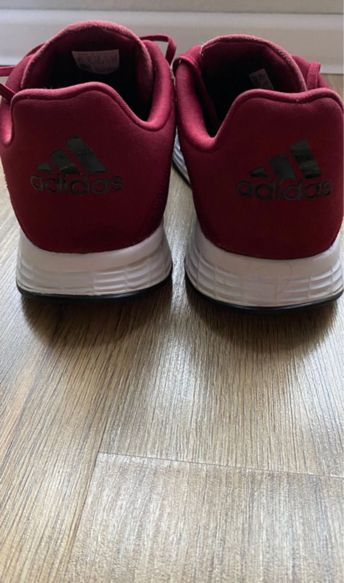 Buty sportowe Adidas bordowe 43 i 1/3