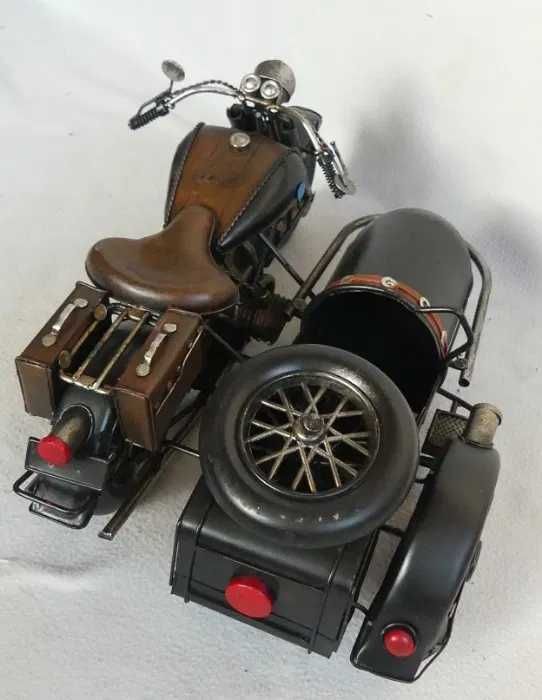 Metalowy MOTOR z koszem czarny pojazd RETRO kosz