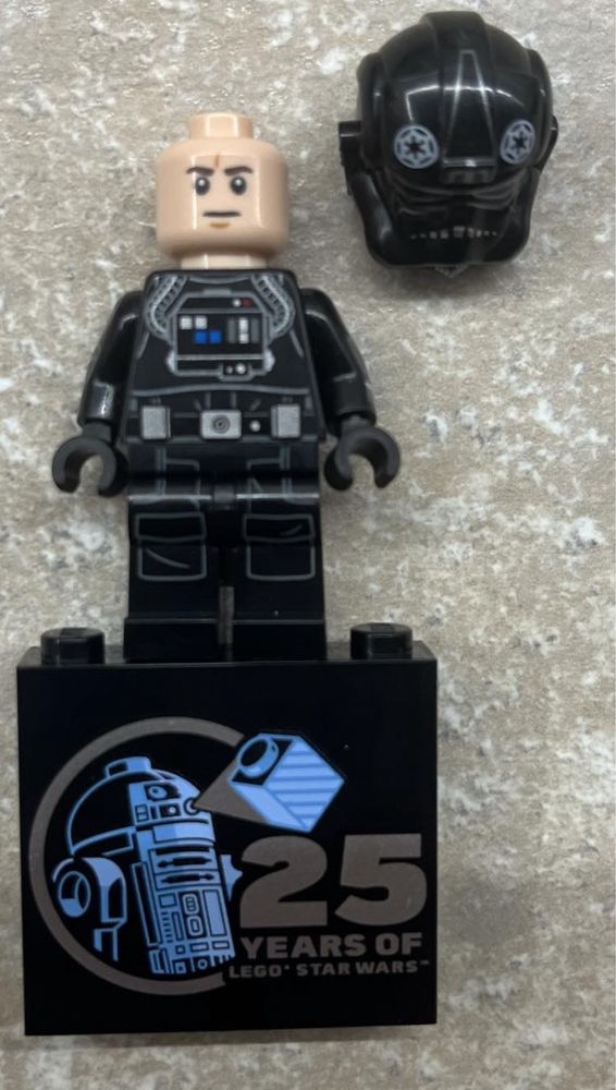 Figurka Lego sw1331 z zestawu Star Wars 75382 TIE Interceptor - UCS