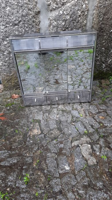 Armário de casa de banho