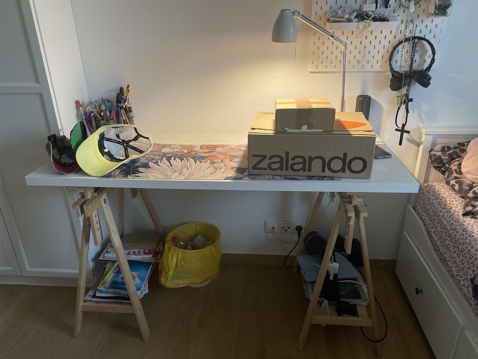 Biurko ikea koziolki z blatem