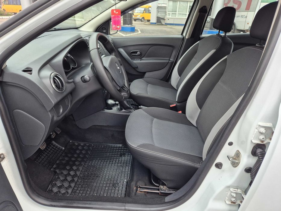 Renault Logan 2016г 1.2двигатель 114тыс км пробег