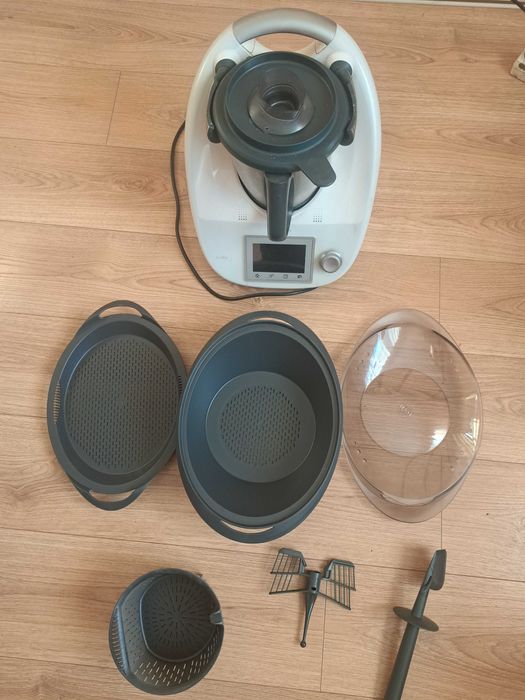 Sprzedam Thermomix TM5 – stan dobry