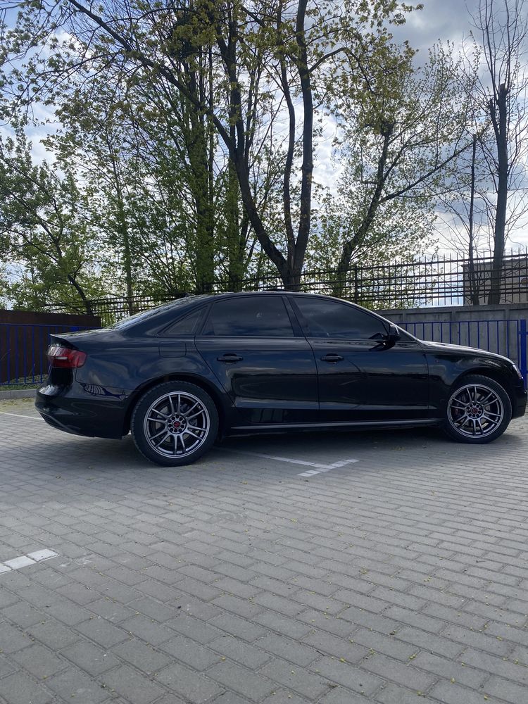 Audi A4 B8 2014 2.0 TFSI Flex Fuel AT Quattro 162 кВт / 220 л.с