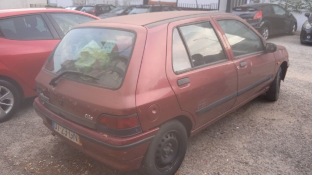Vendo Renault Clio em bom estado