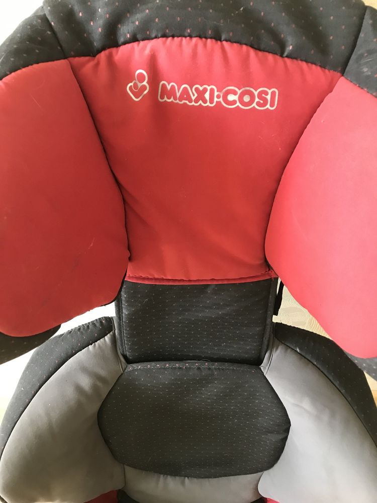 Авто кресло Maxi cosi