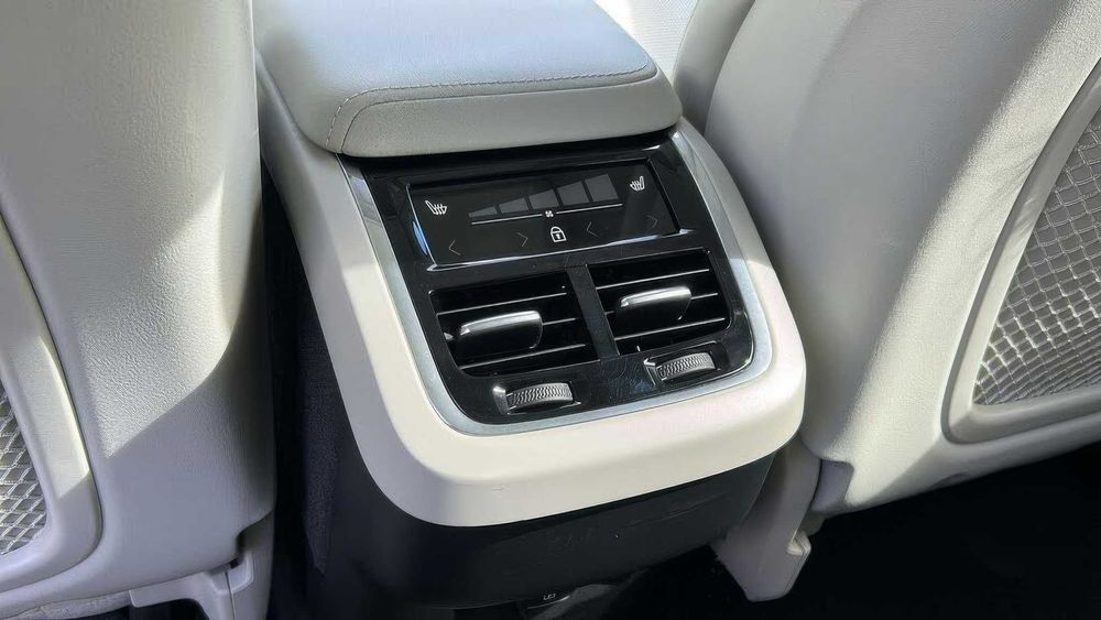 Volvo XC60 B5 Inscription      2022