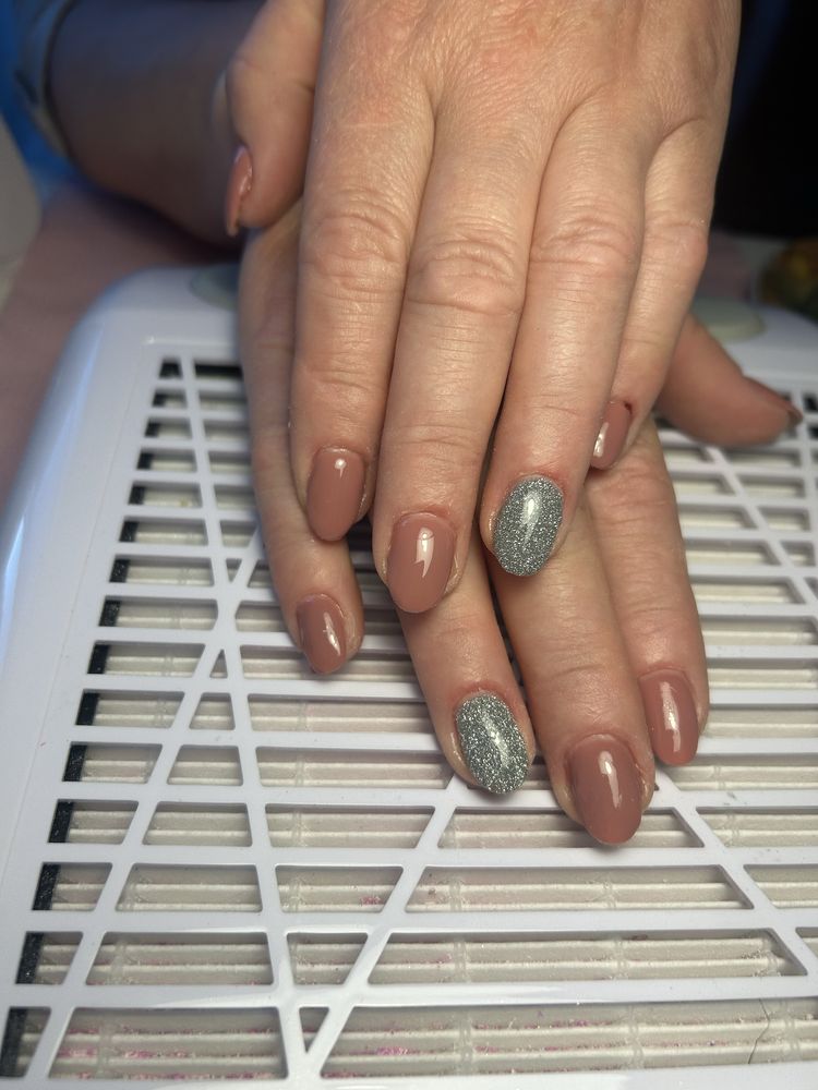 Zapraszam na manicure hybrydowy, żelowy