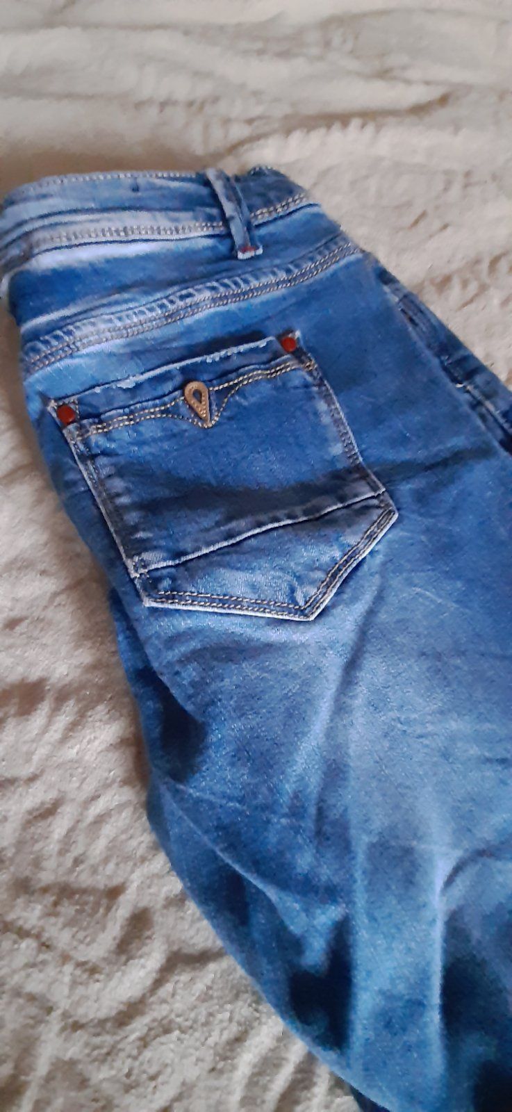Продам джинсы подростковые