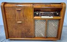 Móvel com rádio e gira discos IMPERIAL