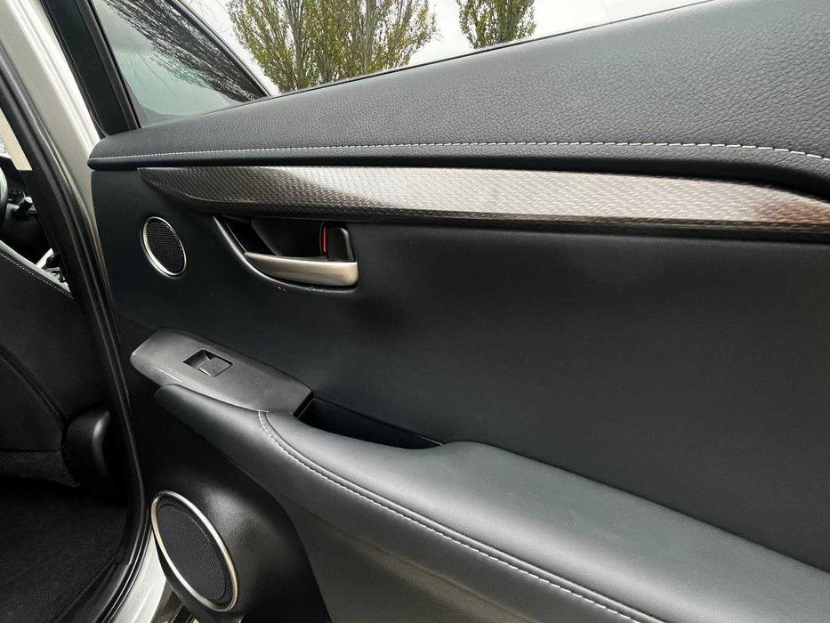 Lexus NX 2015 2,0 бензин