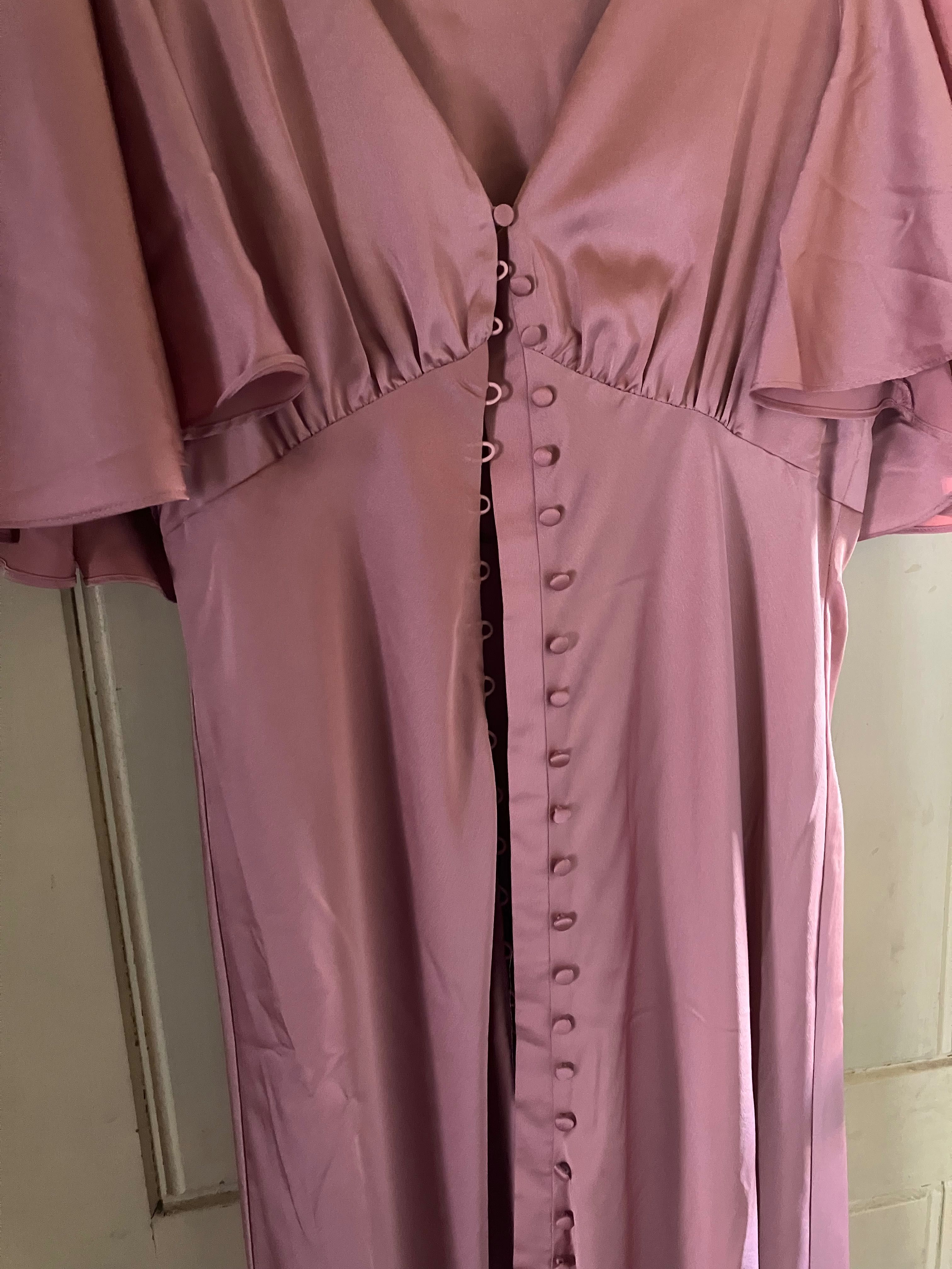 Vestido de cerimónia em cetim rosa