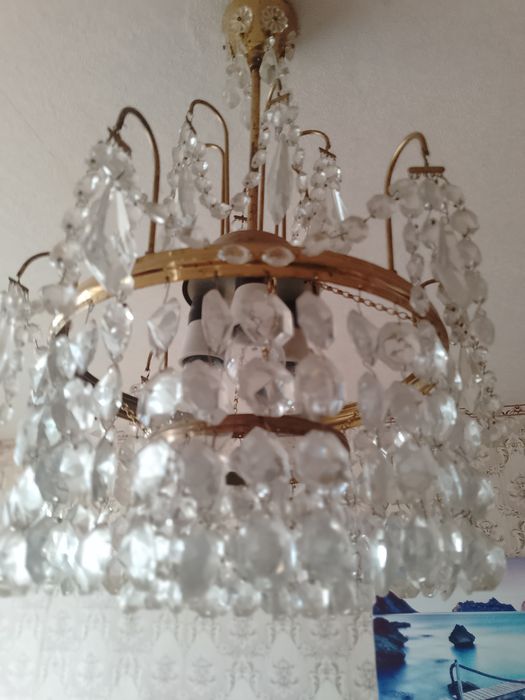 Хрустальная люстра