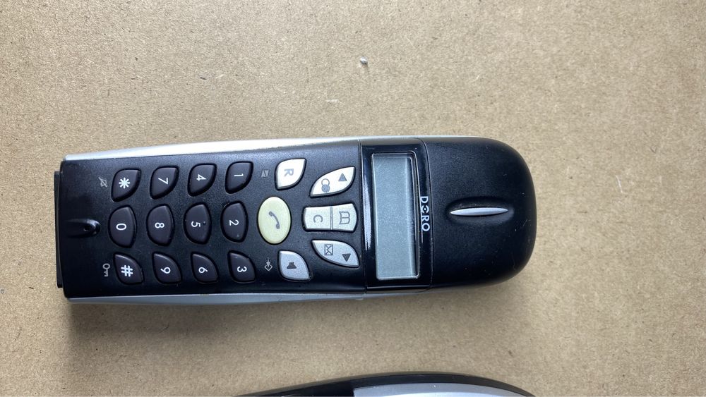 Telefon stacjonarny bezprzewodowy Doro 530+1 FM