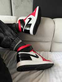 купити кросівки весна літо Nike Air Jordan 1 Retro High Black / Red