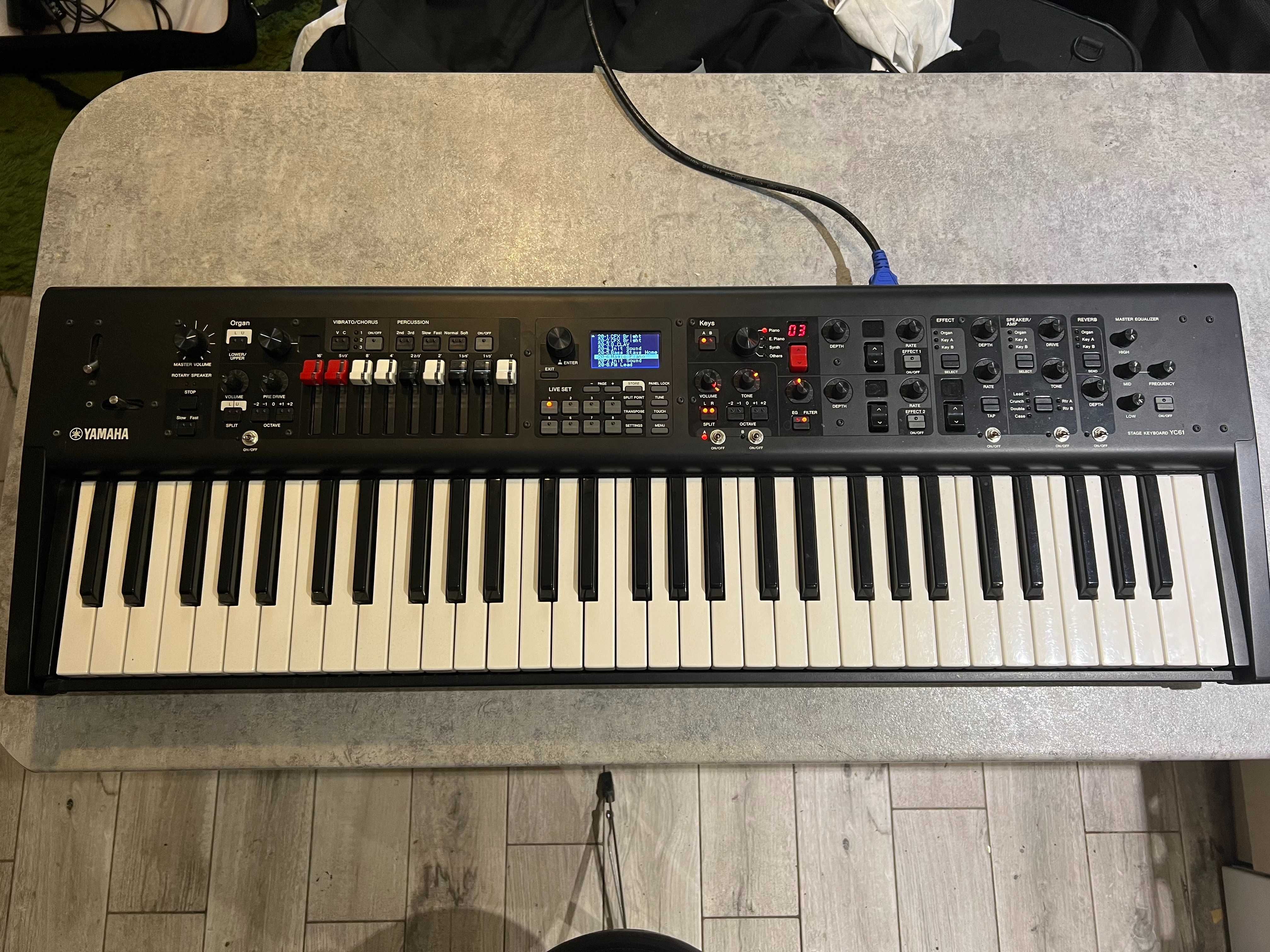 Yamaha YC61 stage keyboard syntezator