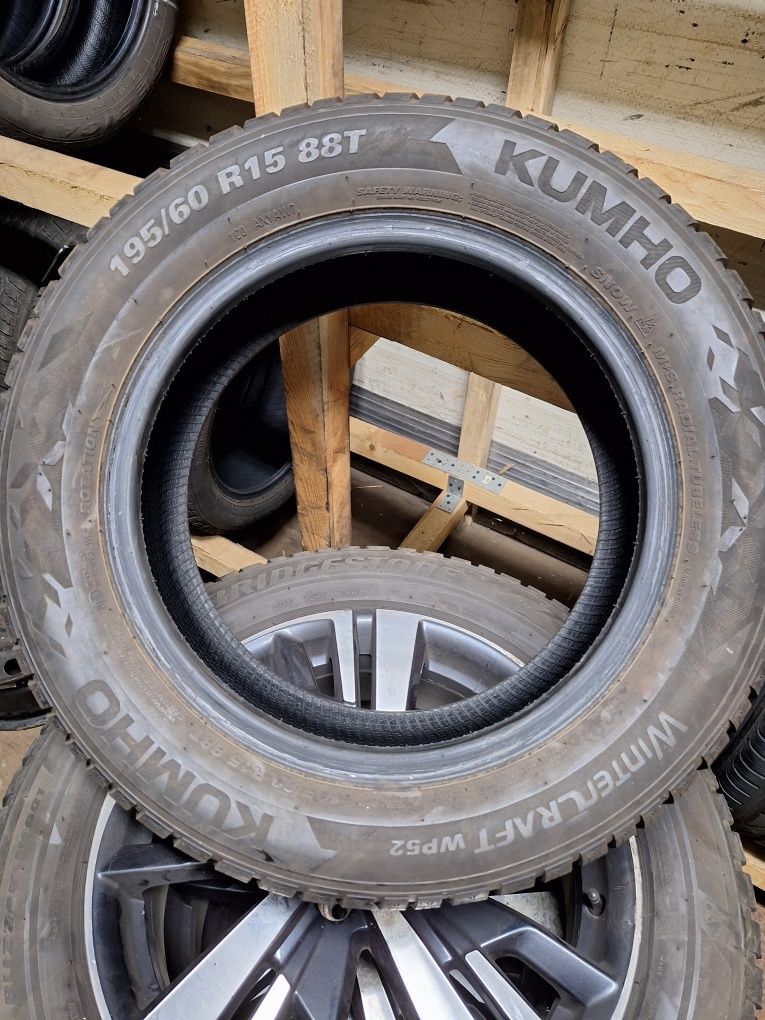 Opony zimowe Kumho WinterCraft WP52, 195/60/15, 2022 rok.